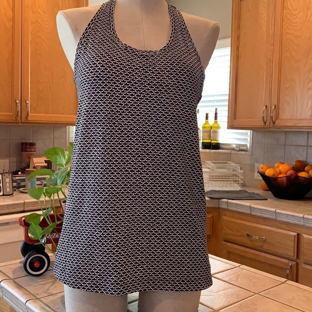 Lululemon - Picture 5 of 6
